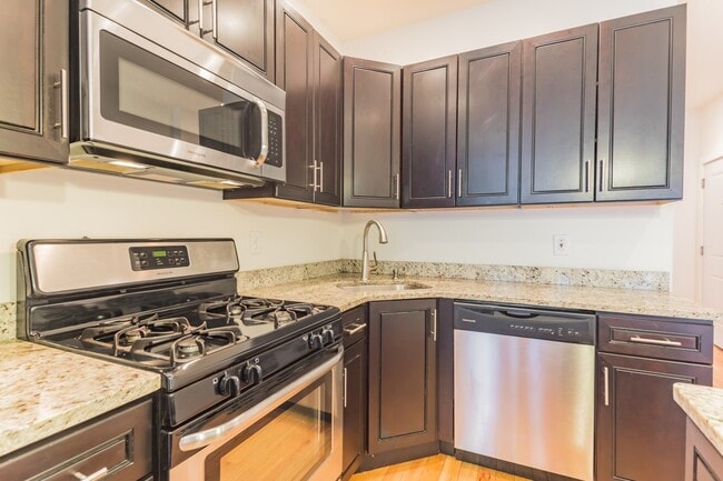 Building Photo - 1531 Ogden St