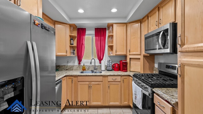 Building Photo - 24115 Evans Ave