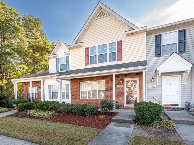 Super Townhouse with 2 MASTER BEDROOMS! - Super Townhouse with 2 MASTER BEDROOMS!