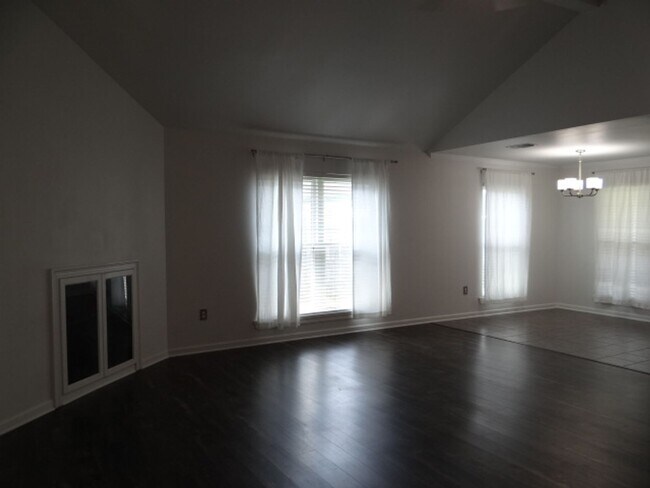 Foto del edificio - Beautiful Home for Lease in Denham Springs