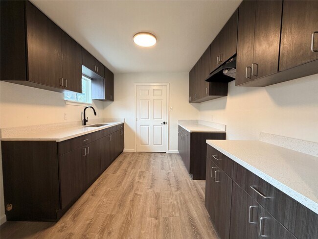 Foto del edificio - 5031 Engleford St