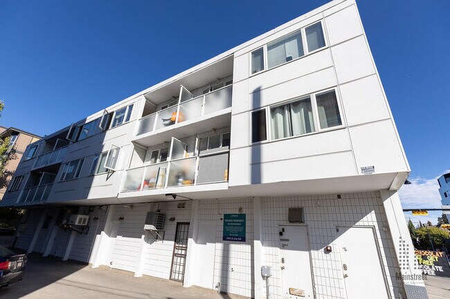 Photo du bâtiment - Mainstreet Plaza