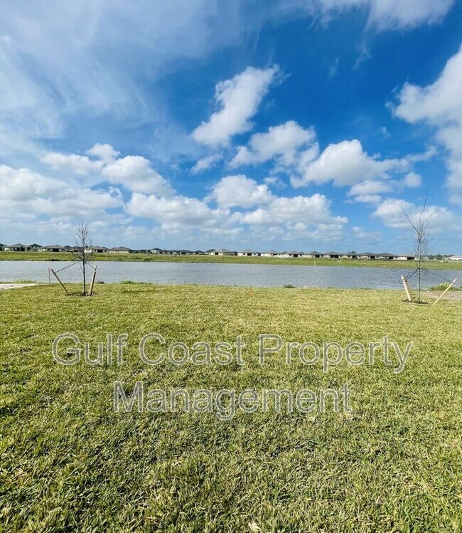 Building Photo - 3293 Altamira Dr