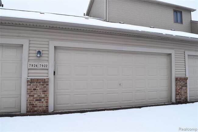 Building Photo - 7922 Woodingham