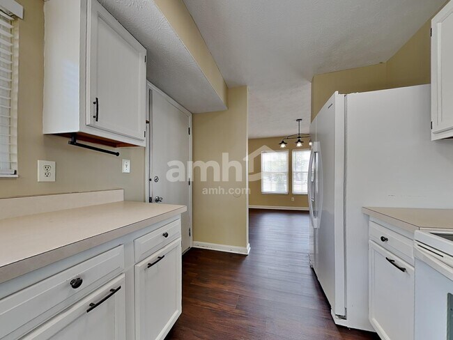 Foto del edificio - 4239 King Bird Ln