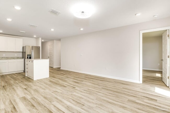 Building Photo - 6323 June Bug Dr