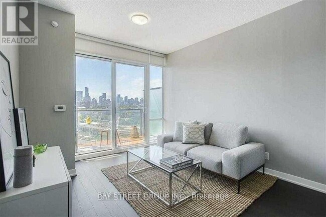 Building Photo - 120 Bayview Ave