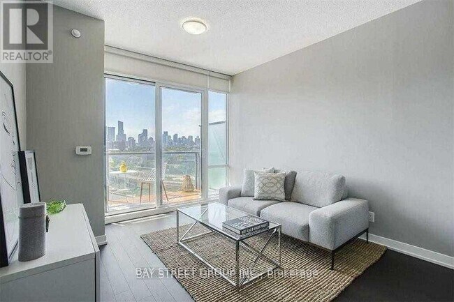 Photo du bâtiment - 120 Bayview Ave