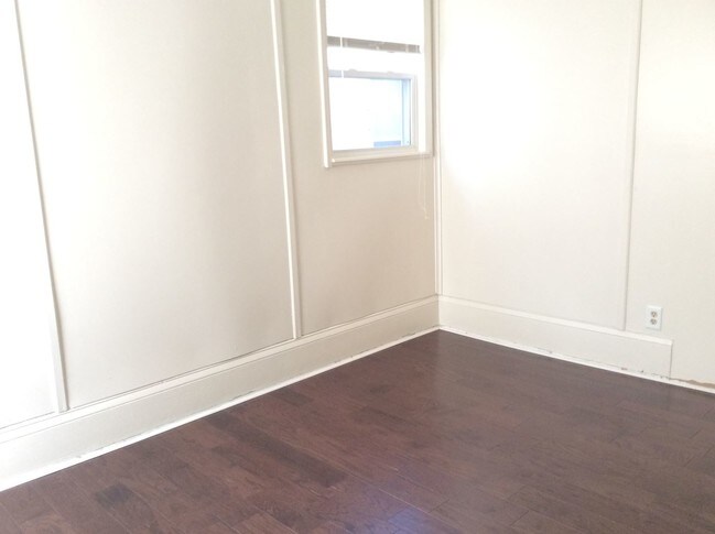 Building Photo - 4 br, 2 bath House - 120 N Forbes St