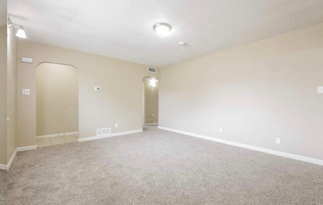 Building Photo - 9302 Lillian Ln