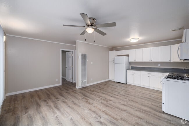 2BR, 1BA - 675SF - Living/ Dining Room - Park Palomar