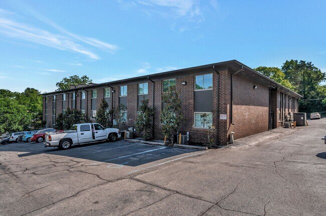 Interior Photo - Melrose Place