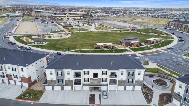 Building Photo - 5208 W Cannavale Ln