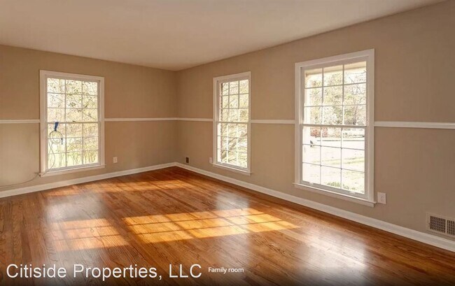 Foto del edificio - 4 br, 3 bath House - 3146 Friar Tuck Way
