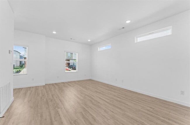 Foto del edificio - 501 Discovery Ave