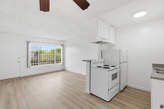 Building Photo - 711 Machado Dr