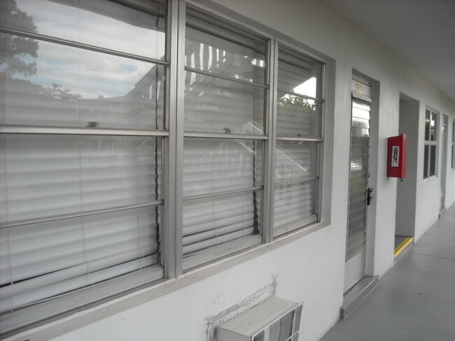 Foto del edificio - 358 Chatham R