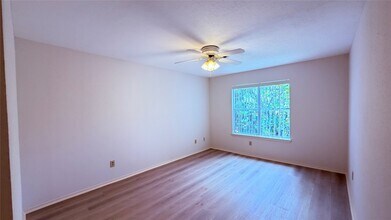 Building Photo - 10555 Turtlewood Ct