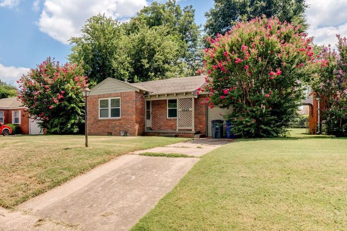 Primary Photo - 3/2/1 Close to TU and Downtown