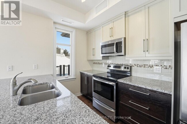 Building Photo - 180 Guelph Private