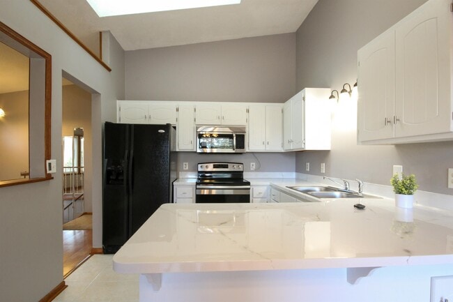 Building Photo - 4447 Clover Ln