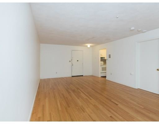 Building Photo - 25 Linden Ave
