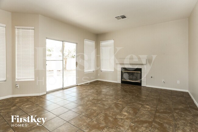 Building Photo - 4405 Vogue St