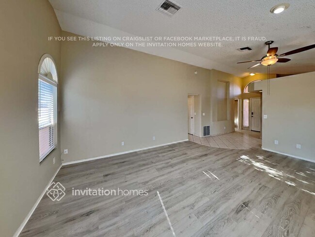 Foto del edificio - 1055 W Sunward Dr