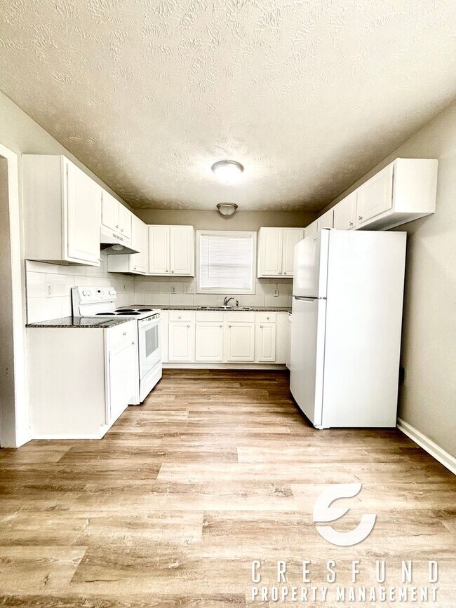 Foto del edificio - Located 20 minutes from Ft. Bragg! 3 Bed, 2 Bath - READY FOR MOVE IN TODAY!