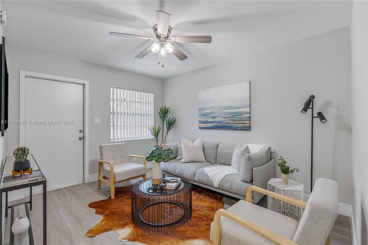 Foto principal - 1041 SW 15th Ave