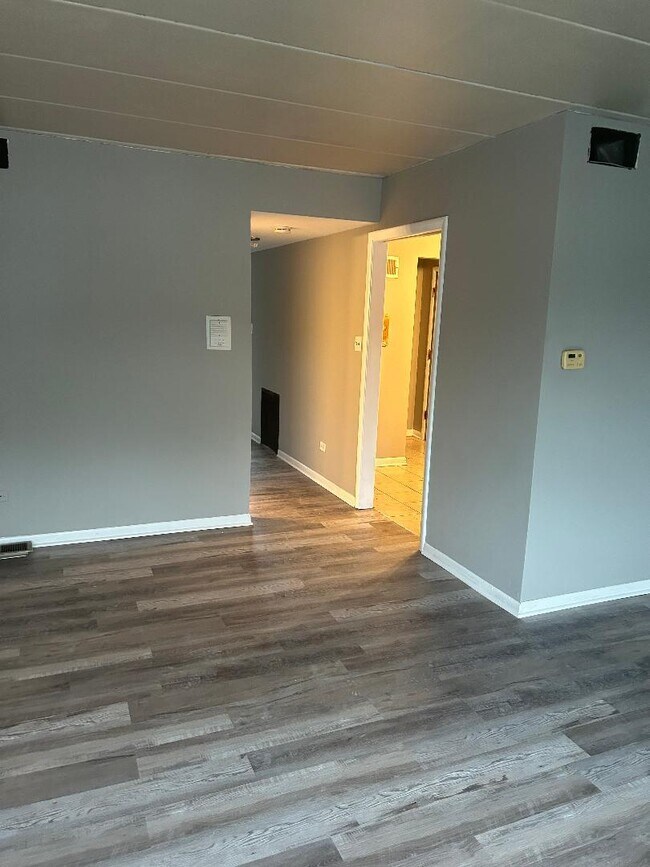 3815 W 123rd St Unit 201, Alsip, IL 60803 Condo for Rent in Alsip, IL