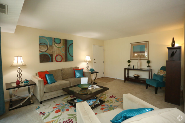 2BR,1BA,1000SF - Living Toom - The Palms Apartments