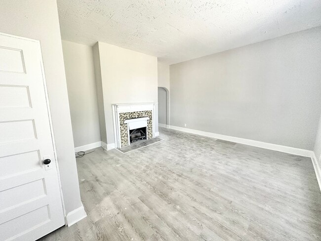 Building Photo - 2901 S 43rd