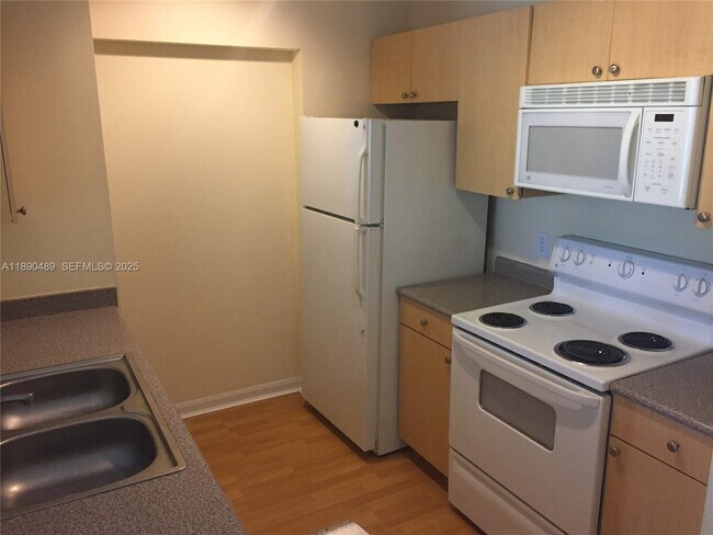 Building Photo - 1919 Van Buren St