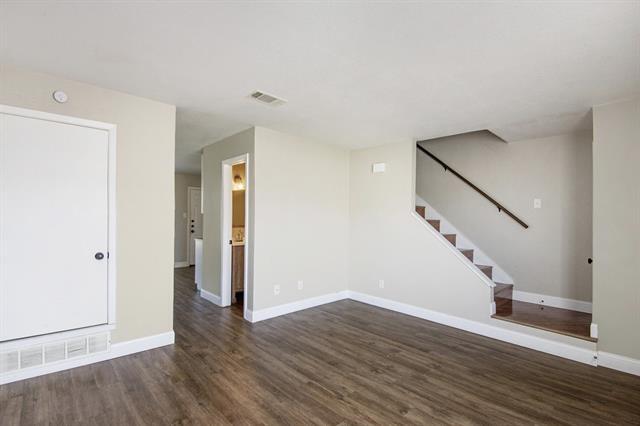 Foto del edificio - 805 Bluebonnet Dr