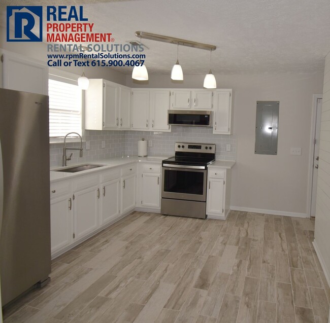 Foto del edificio - Gorgeous 3br/1.5ba in Murfreesboro! Fenced...