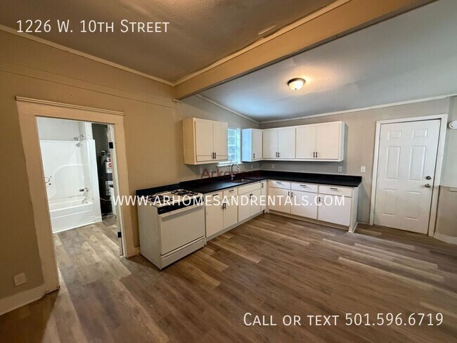 Foto del edificio - 1226 W 10th St