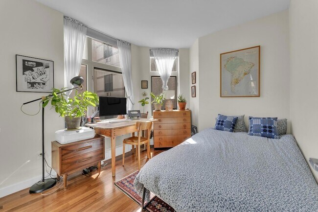 Foto del edificio - 161 E 110th Street Unit 3E