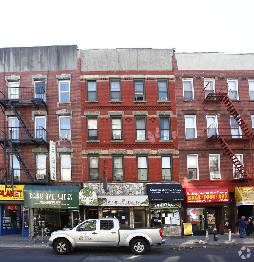 Building Photo - 651 Manhattan Ave