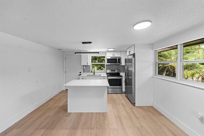 Foto del edificio - 1011 W 16th St