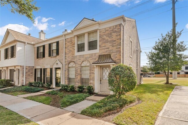 Foto del edificio - 2810 Grants Lake Blvd