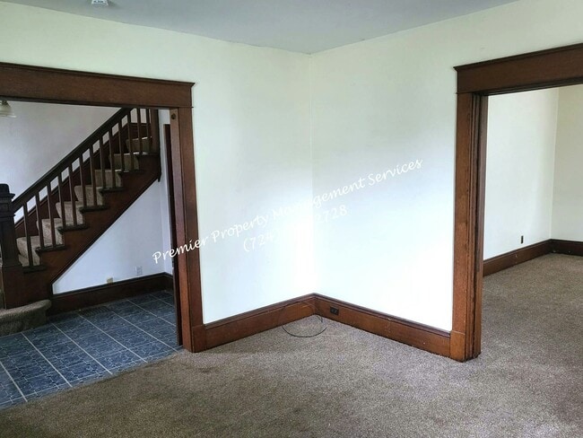 Building Photo - 912 Morton St