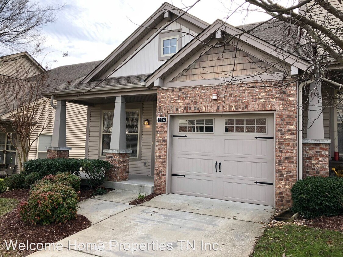 3 br, 2.5 bath House 314 Griffin Place House Rental in Nashville