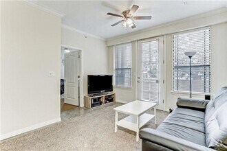 Building Photo - 2505 San Gabriel St