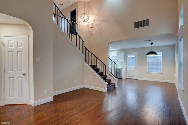 Building Photo - 1332 Davis Mountain Loop