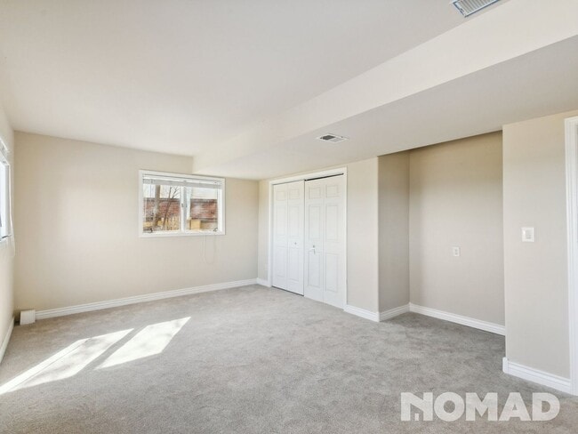 Building Photo - 7522 S Mt Zirkel