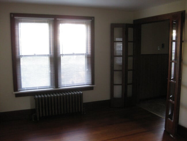 Building Photo - 280 Easton St