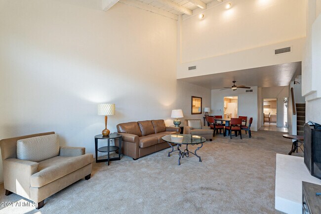 Foto del edificio - 4446 E Camelback Rd