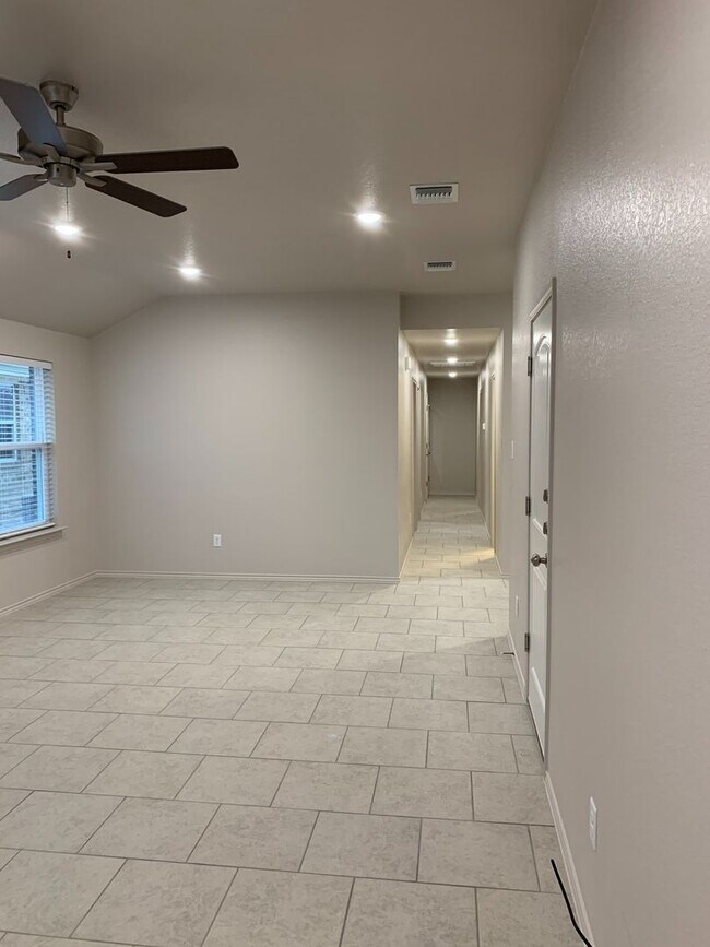 Building Photo - 2428 FM 1113