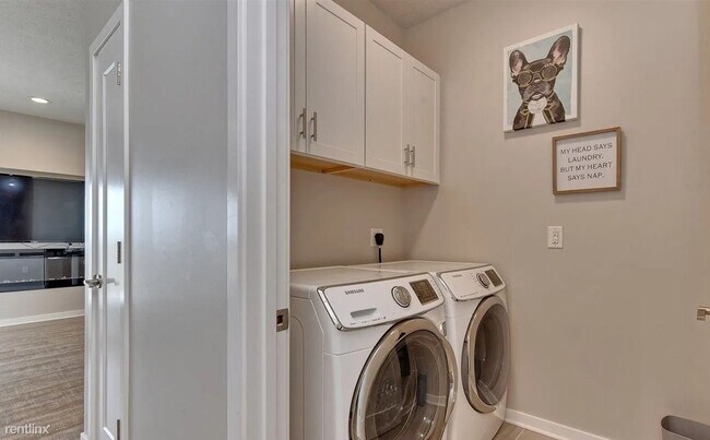 Foto del edificio - 2 br, 2 bath Condo - 5933 North 158th Cour...